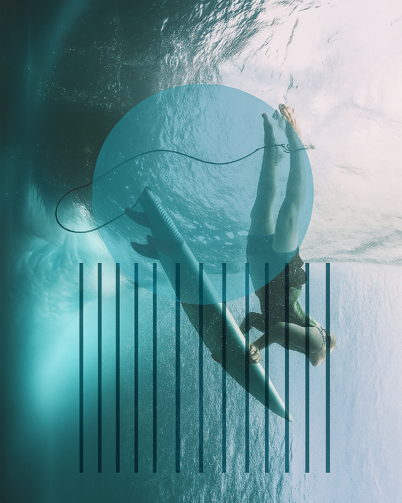 Dessin Surfeur canard : surfeuse qui passe sous la vague, tons turquoise